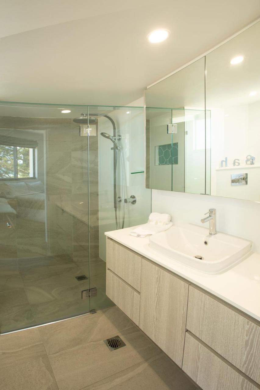 Oceanside Resort - Absolute Beachfront Apartments Gold Coast Exterior foto
